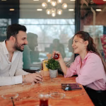 How to Keep a Conversation Going Without Awkwardness on Facebook Dating
